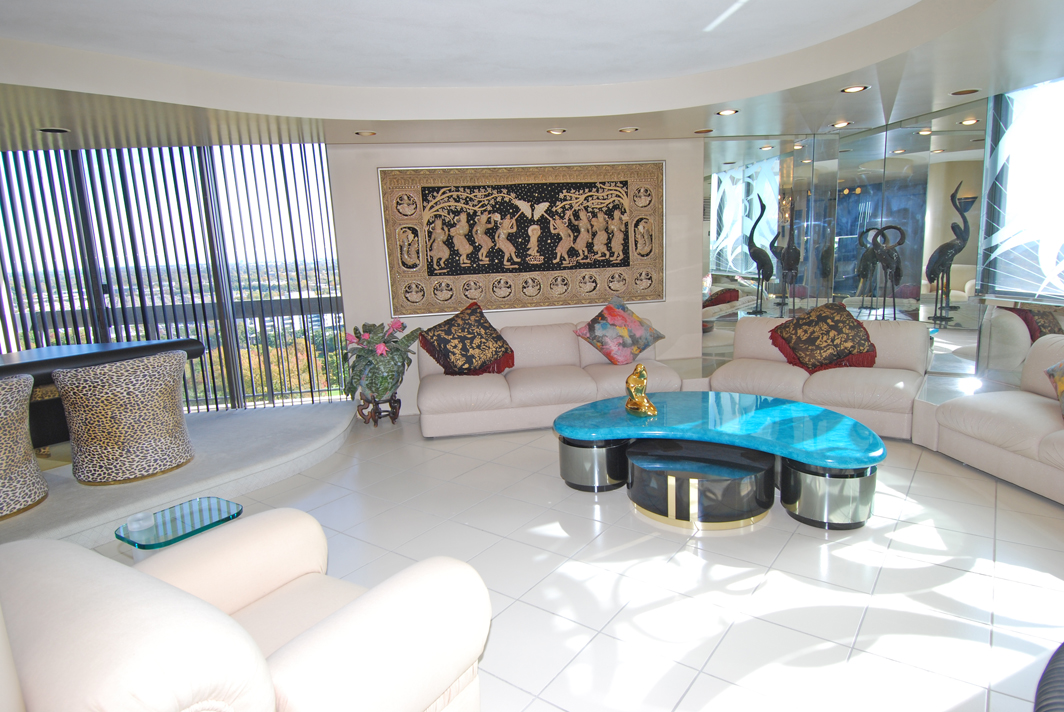 North Shore Towers Apartment