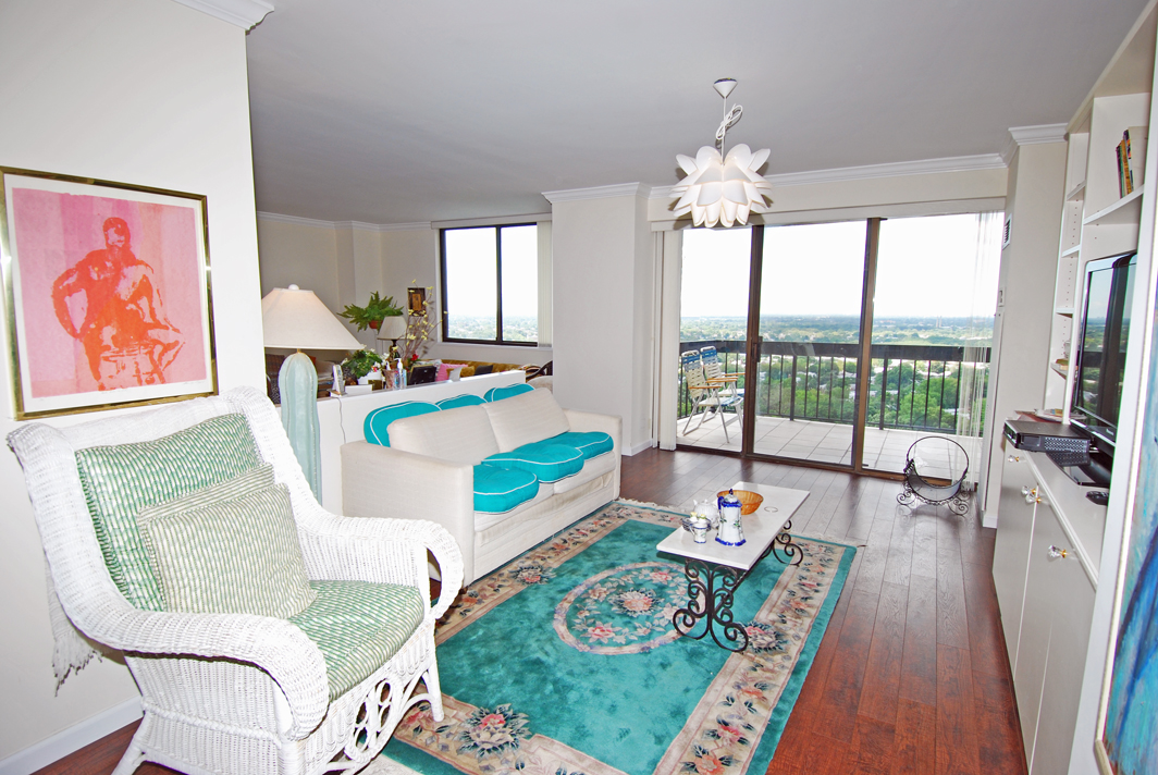 North Shore Towers Apartment