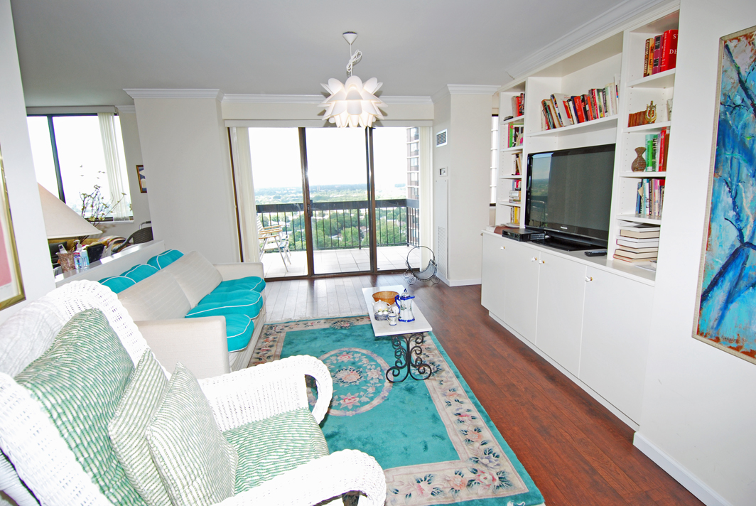 North Shore Towers Apartment