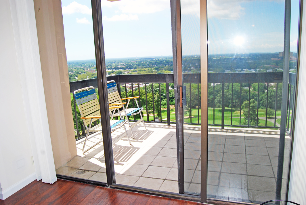 North Shore Towers Apartment