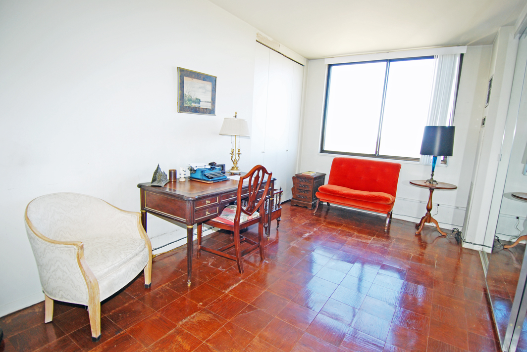 North Shore Towers Apartment