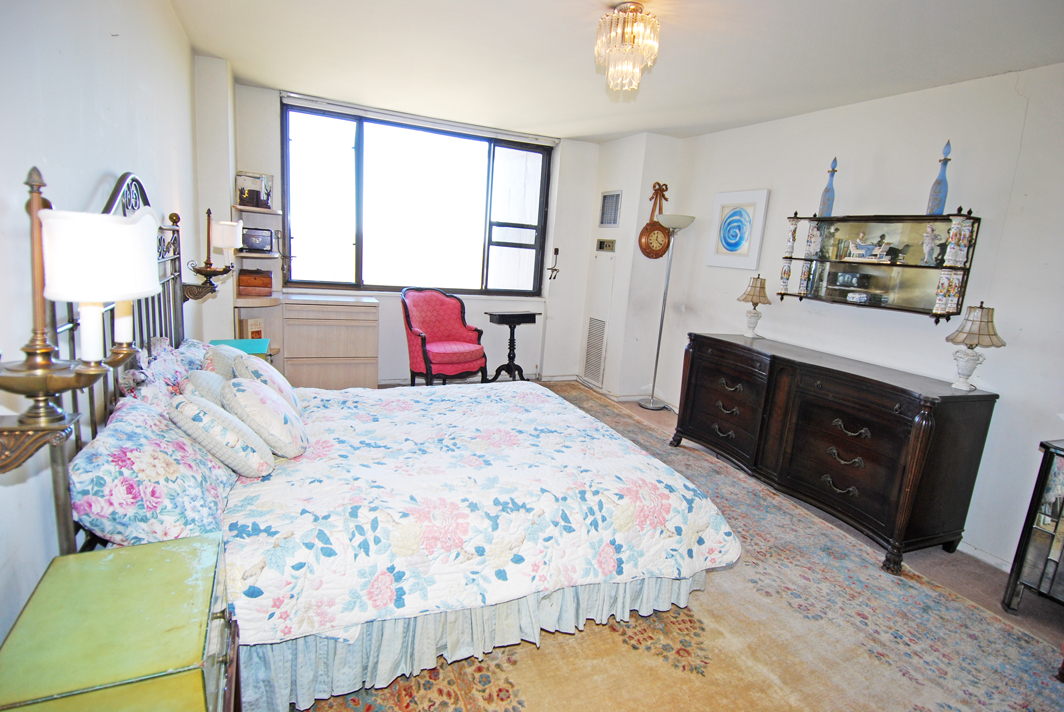 North Shore Towers Apartment