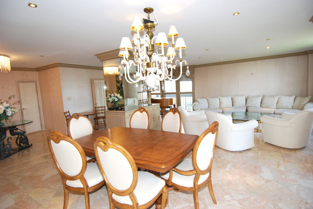 North Shore Towers 2 bedroom co-op