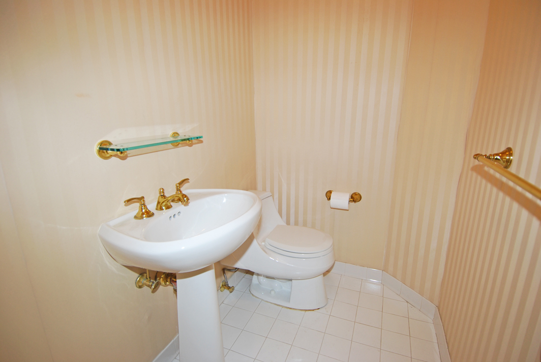 North Shore Towers Apartment