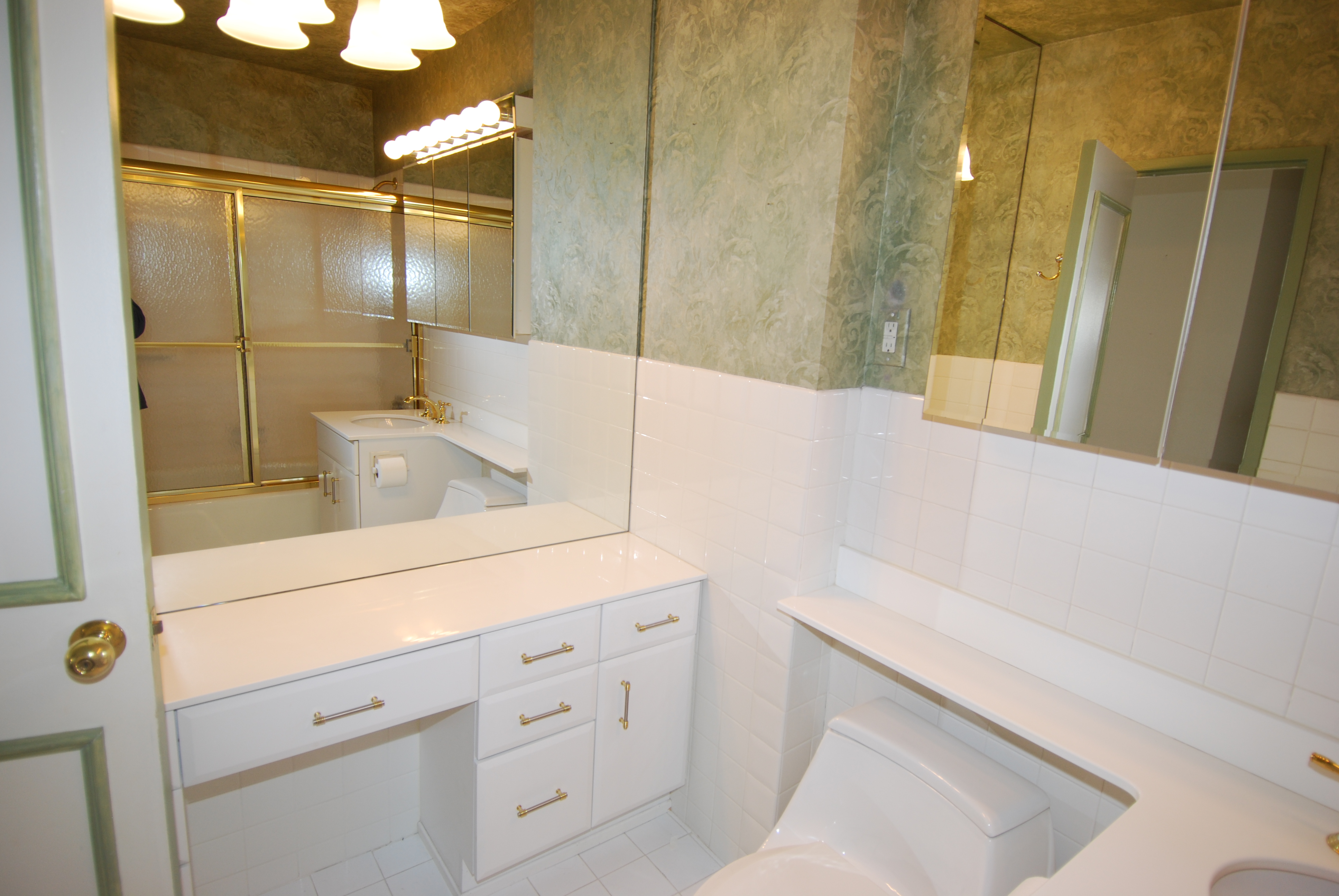 North Shore Towers Apartment