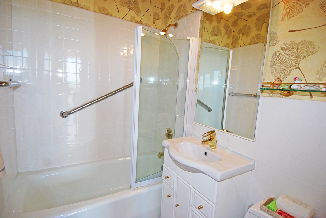 North Shore Towers Apartment