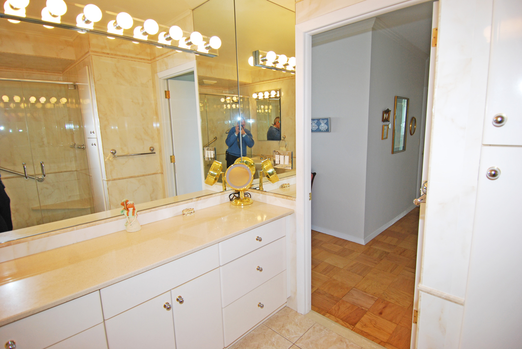 North Shore Towers Apartment