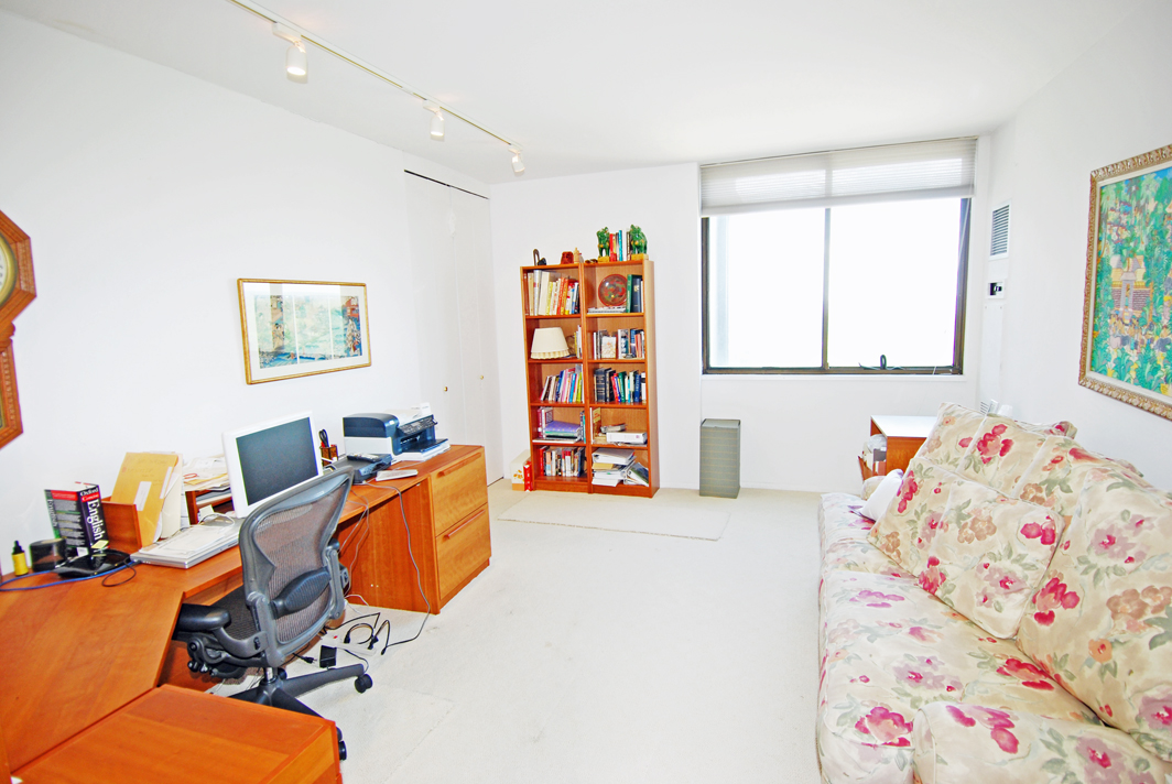 North Shore Towers Apartment