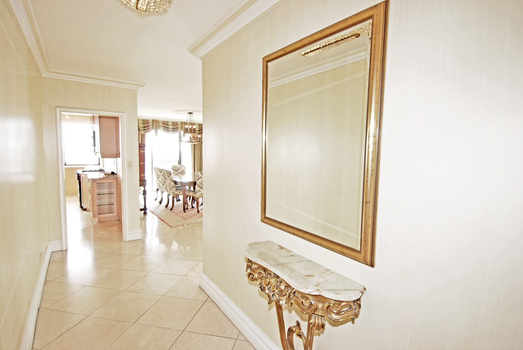 North Shore Towers Apartment