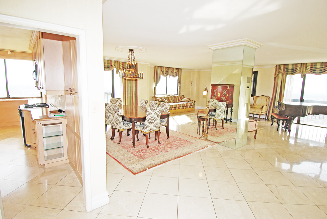 North Shore Towers Apartment