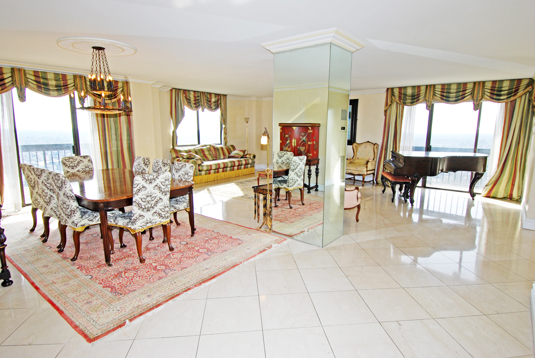 North Shore Towers Apartment