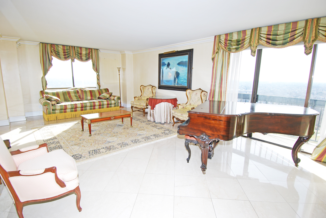 North Shore Towers Apartment