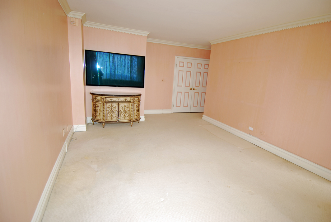 North Shore Towers Apartment