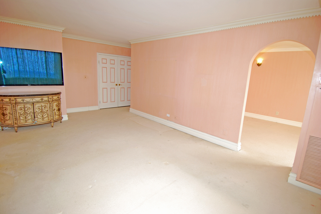 North Shore Towers Apartment