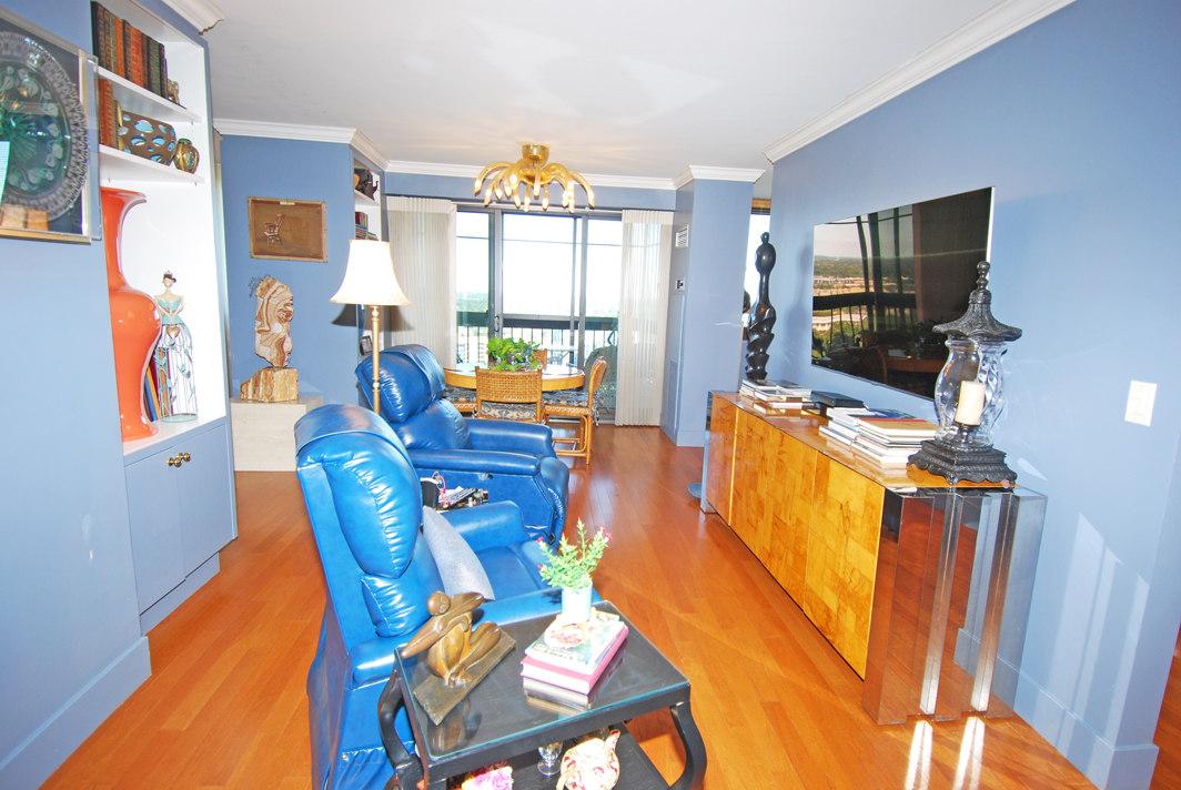 North Shore Towers Apartment