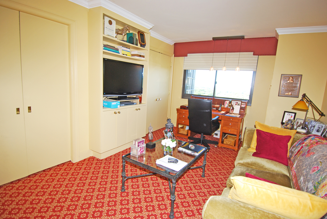 North Shore Towers Apartment