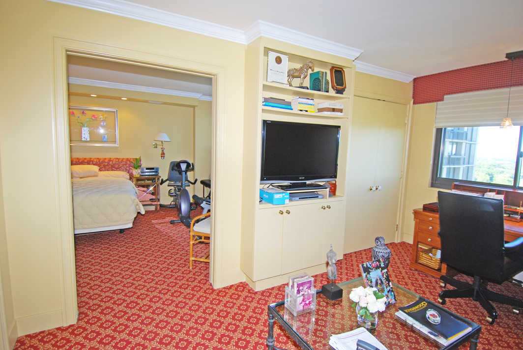 North Shore Towers Apartment