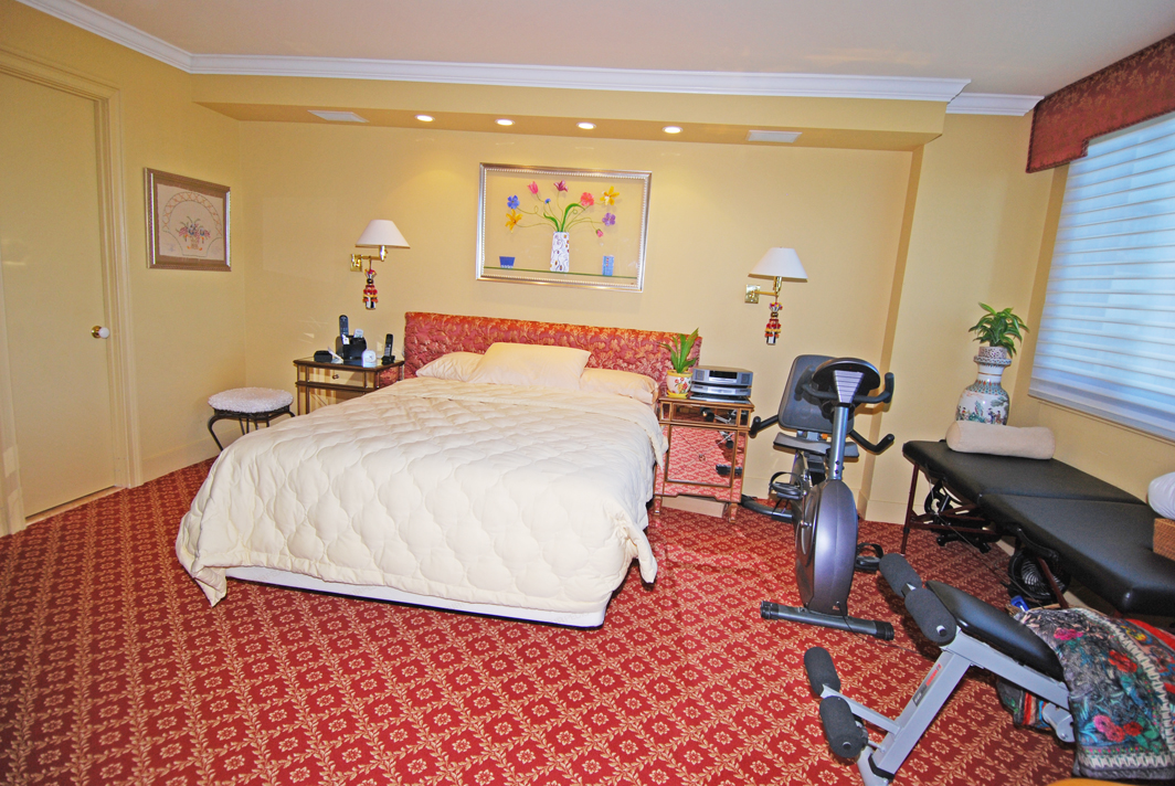 North Shore Towers Apartment