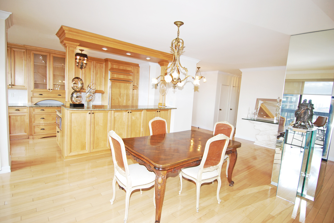 North Shore Towers Apartment