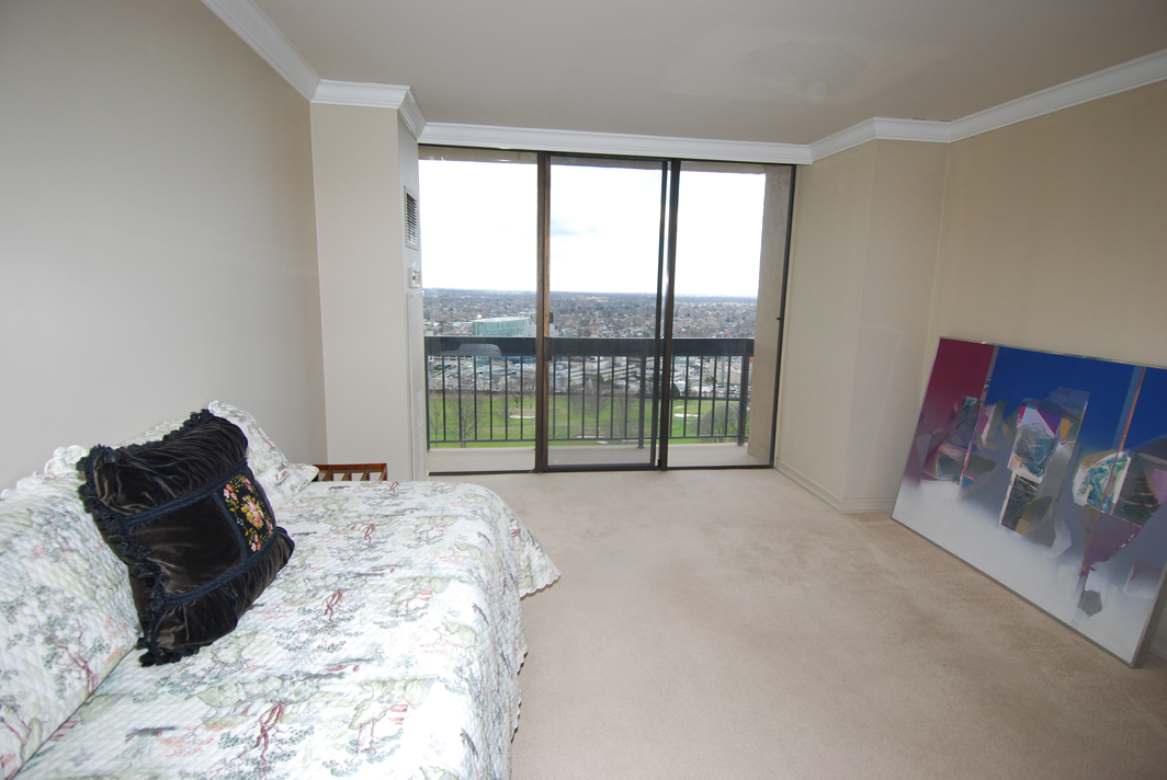 North Shore Towers Apartment