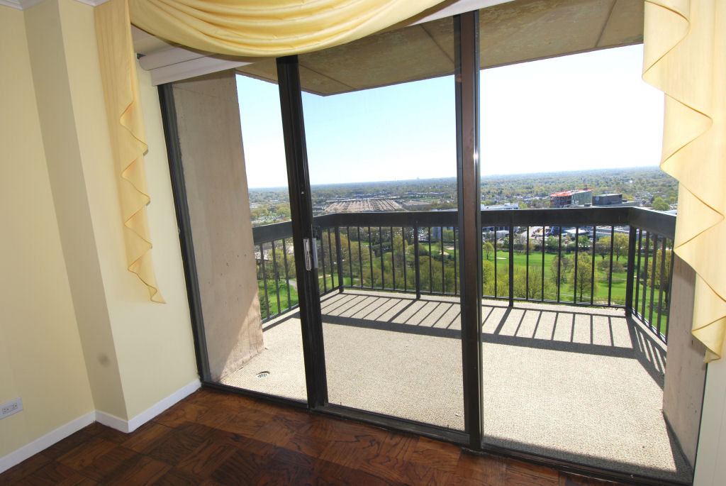 North Shore Towers Apartment