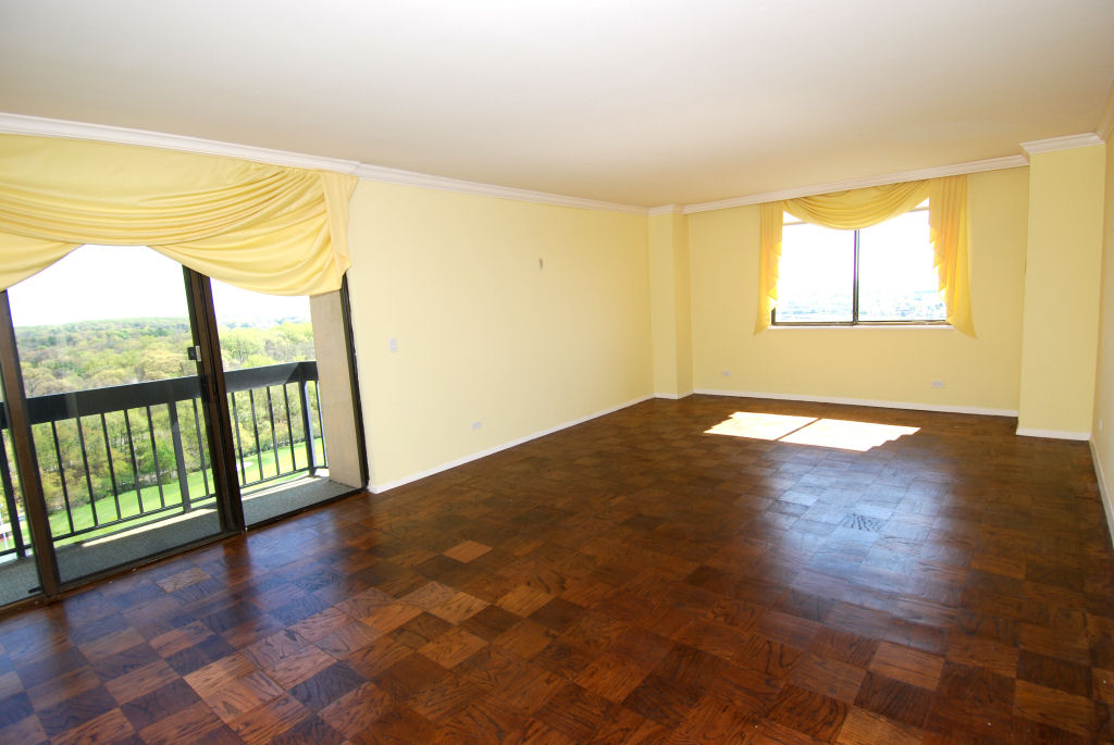 North Shore Towers Apartment