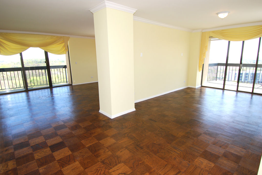 North Shore Towers Apartment