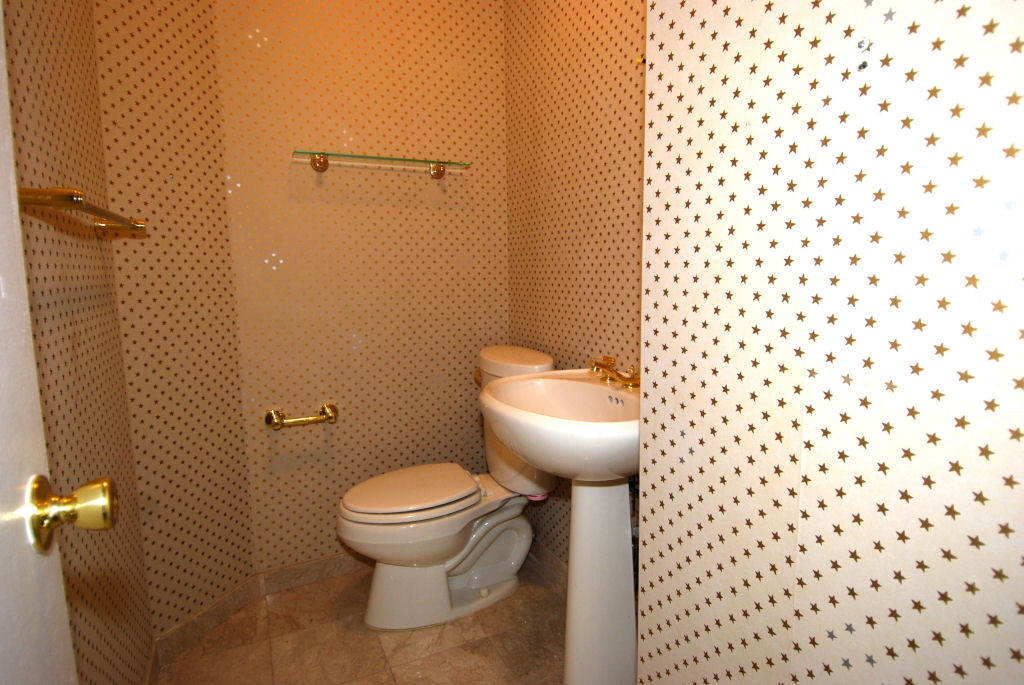 North Shore Towers Apartment