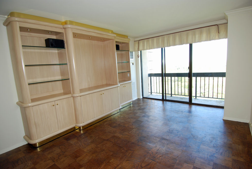 North Shore Towers  Apartment