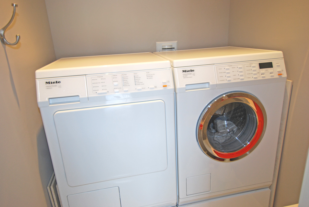 North Shore Towers Apartment