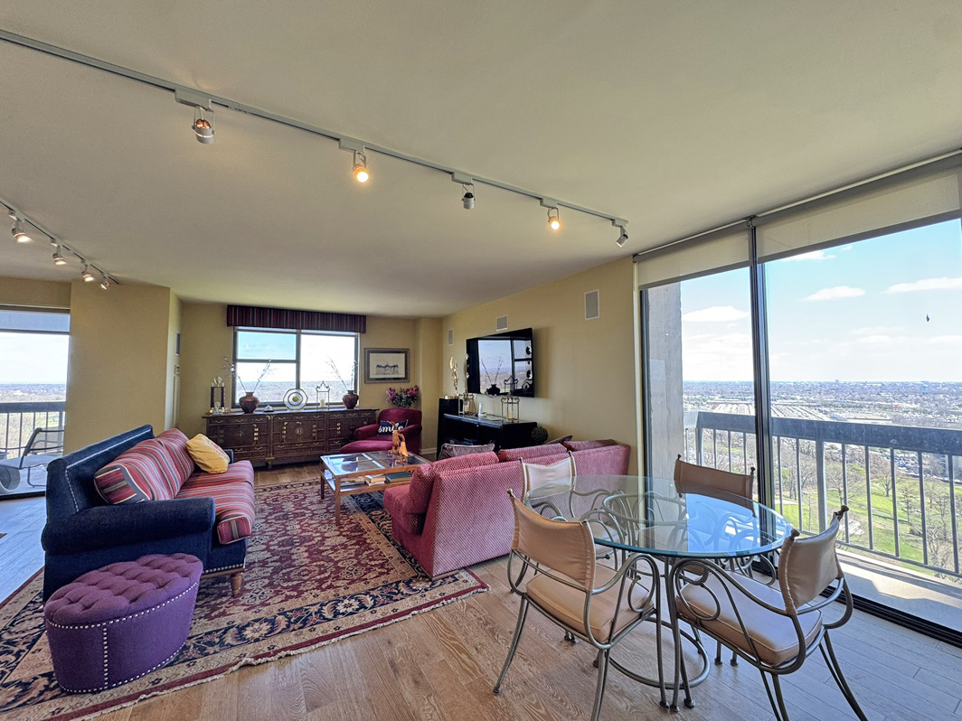 North Shore Towers Apt.