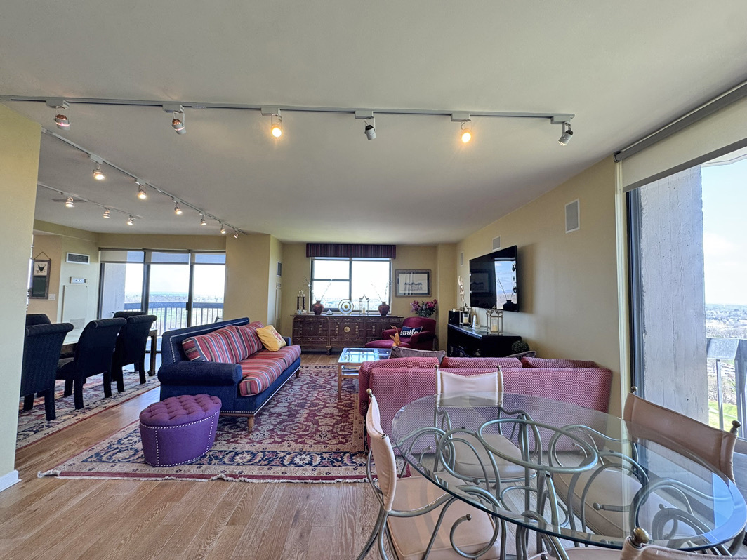 North Shore Towers Apt.