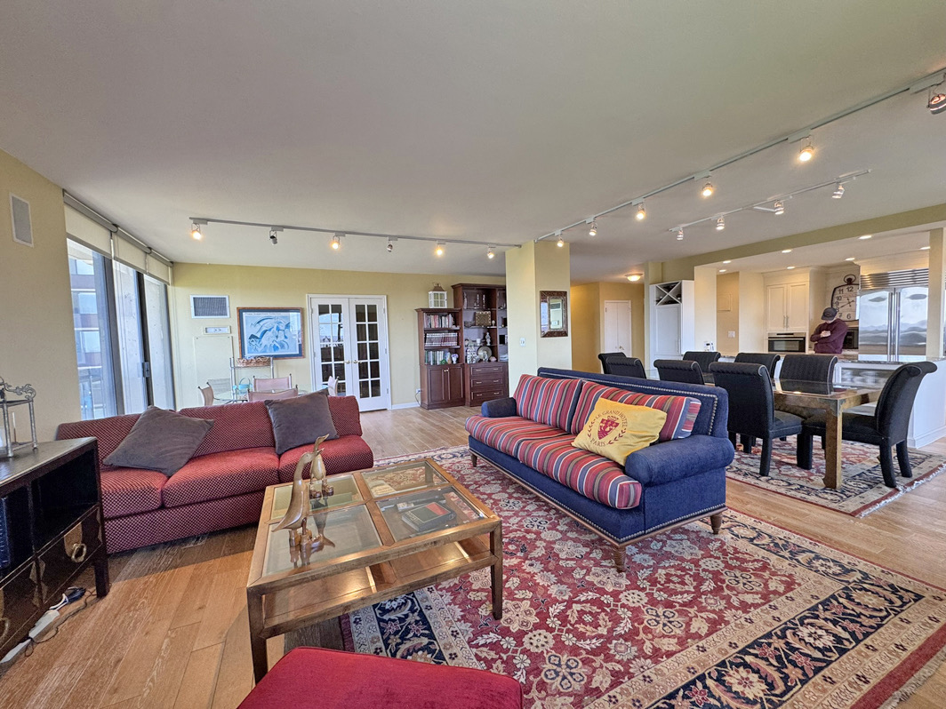 North Shore Towers Apt.