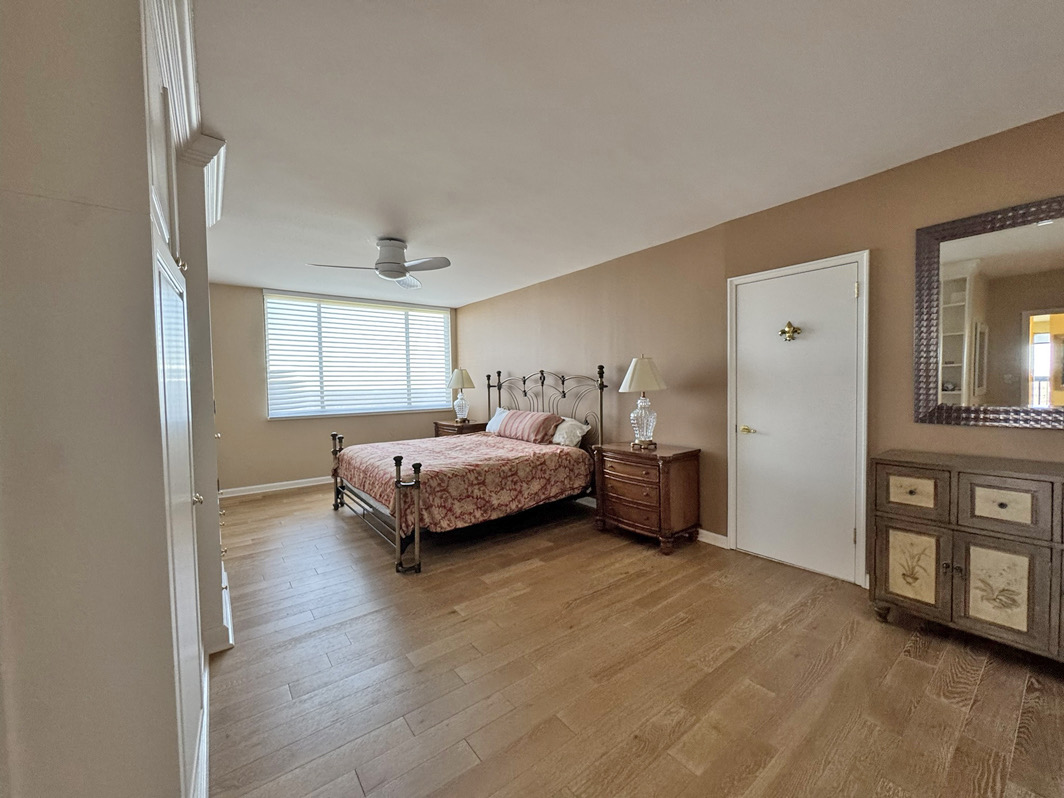 North Shore Towers Apt.