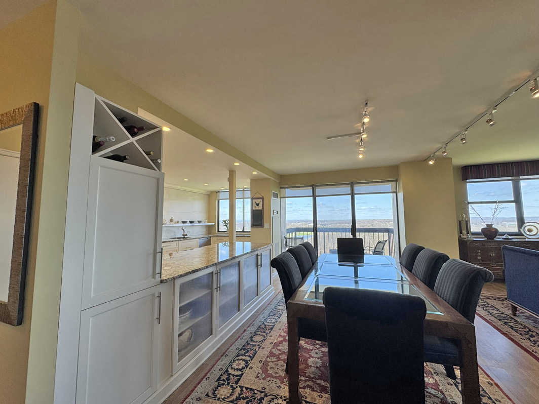 North Shore Towers Apt.