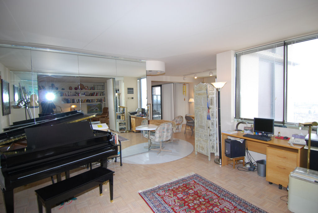 North Shore Towers Apartment