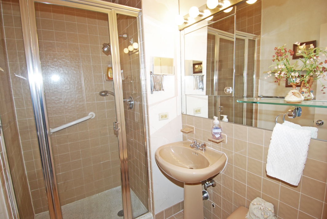 North Shore Towers Apt.