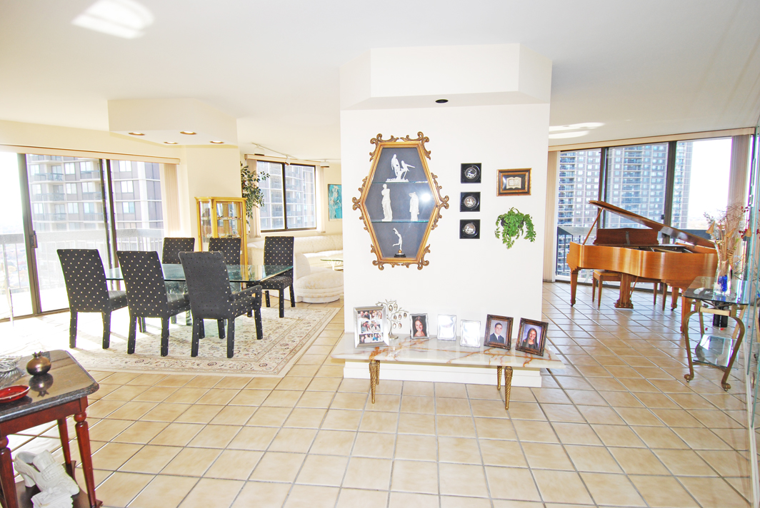 North Shore Towers Apt.