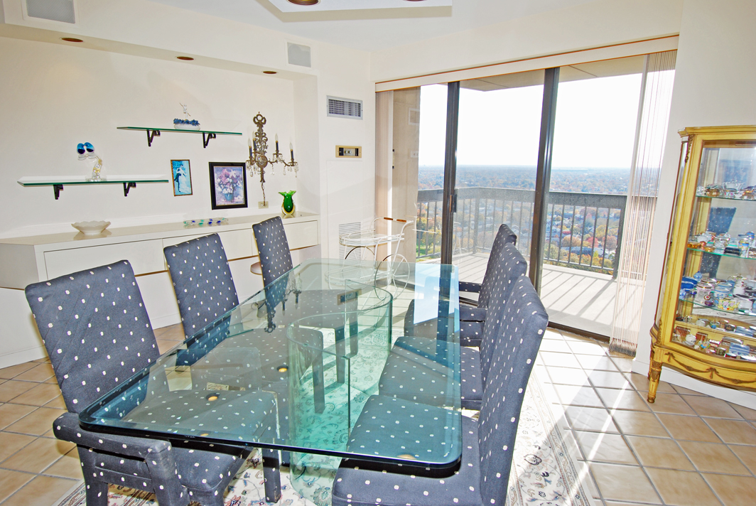 North Shore Towers Apt.