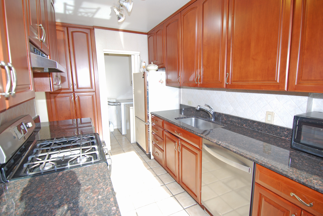 North Shore Towers Apt.