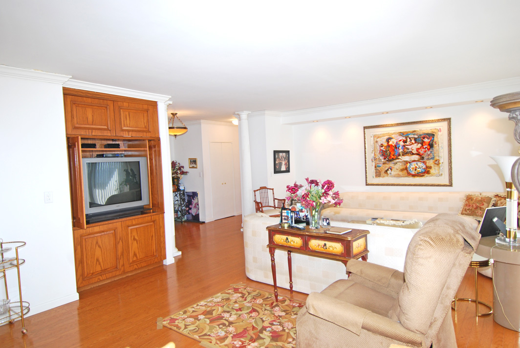 North Shore Towers Apartment