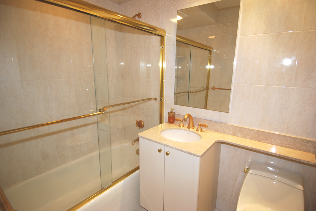 North Shore Towers Apartment