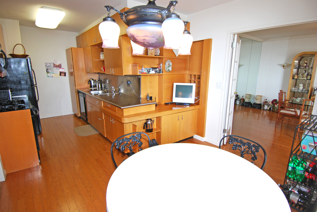 North Shore Towers Apartment