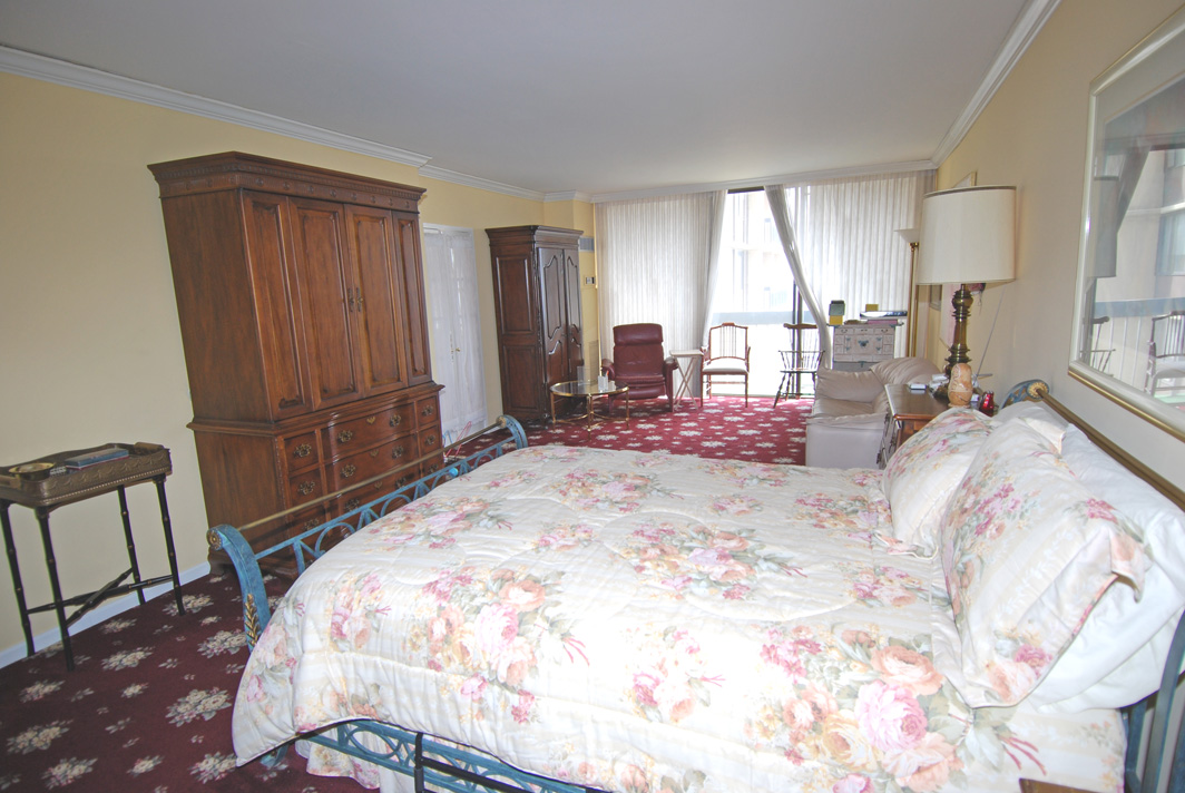 North Shore Towers Apartment