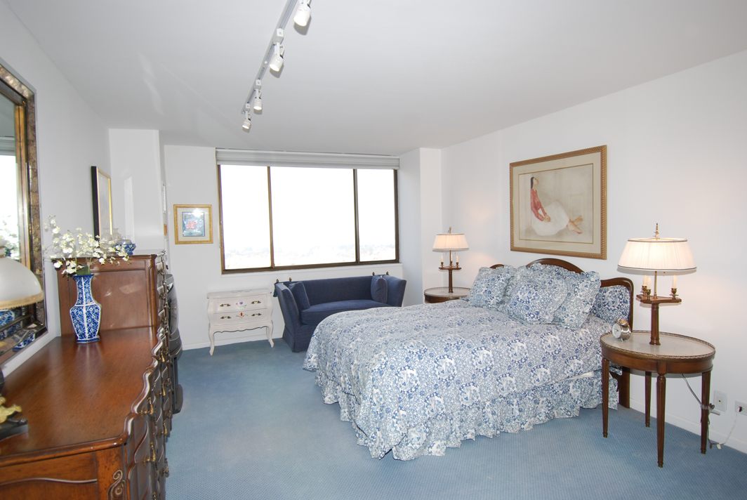 North Shore Towers Apartment