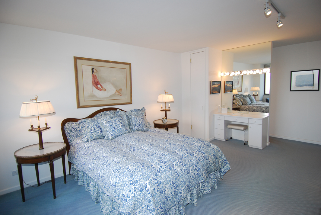 North Shore Towers Apartment