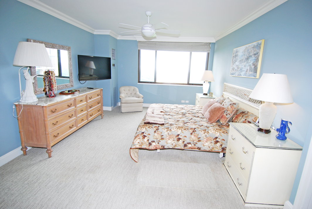 North Shore Towers Apartment