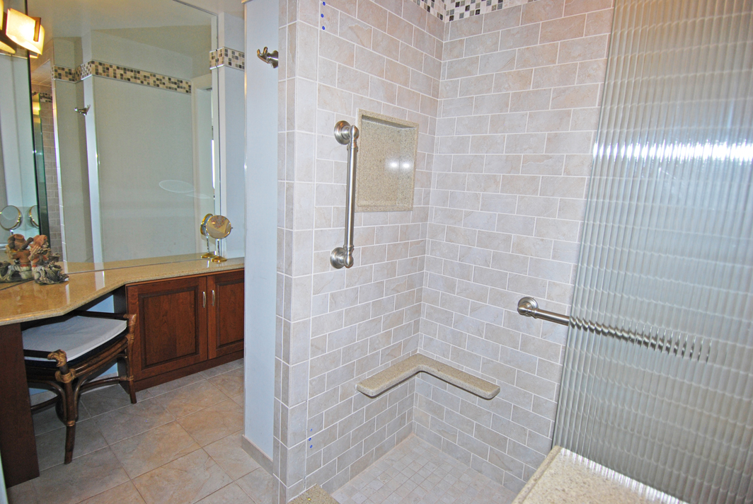 North Shore Towers Apartment