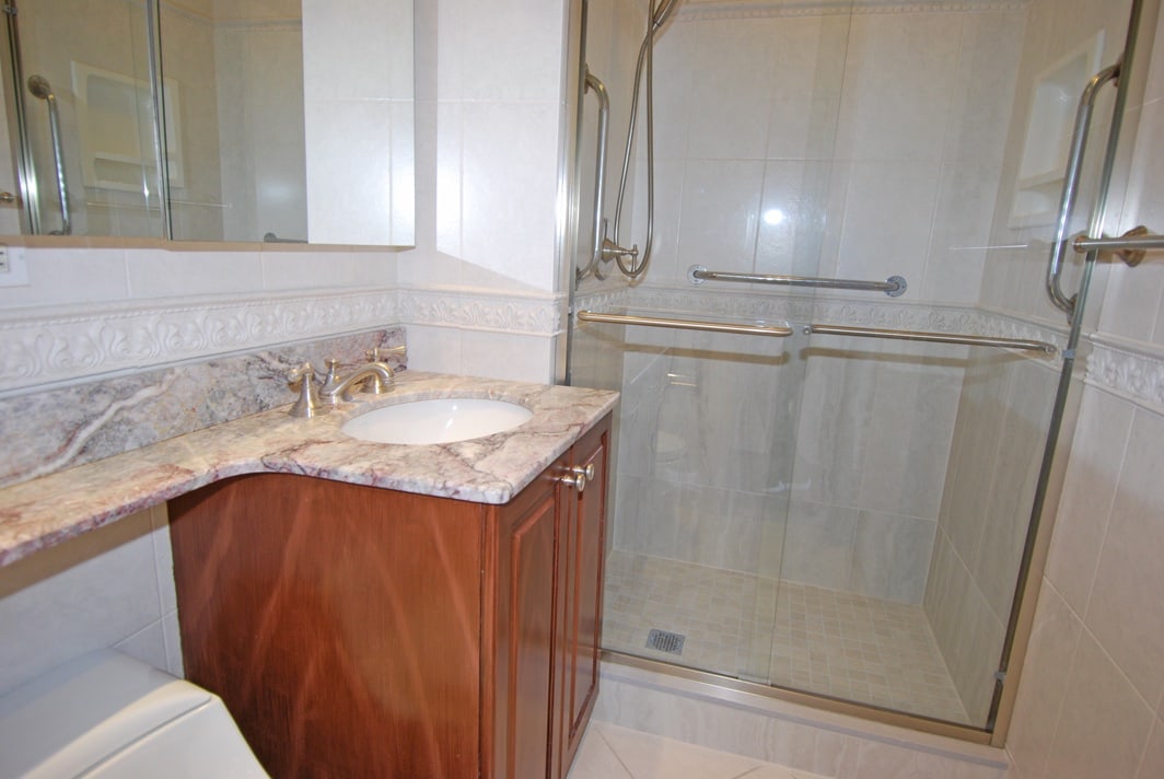 North Shore Towers Apt.