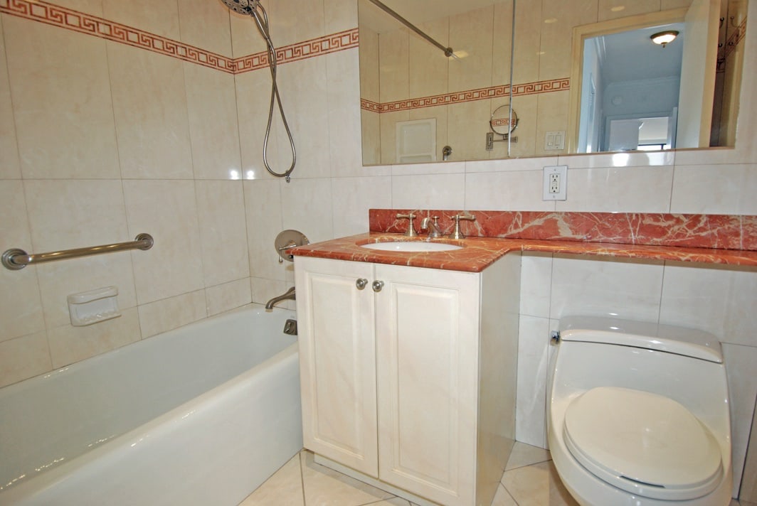 North Shore Towers Apt.